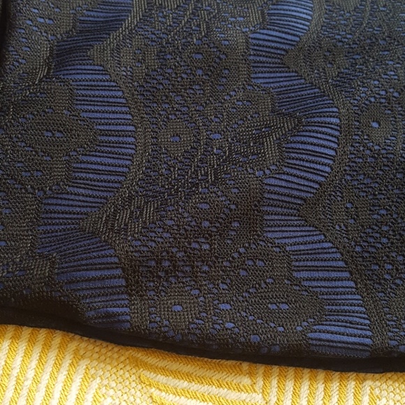 Black Lace on Navy - Foreign Exchange - Picture 7 of 9